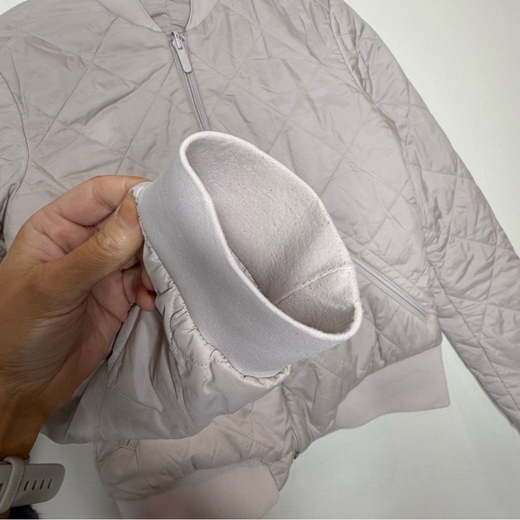 Lululemon Women’s Reversible Bomber Jacket in Pale Blush Pink size 4 - Picture 2 of 16